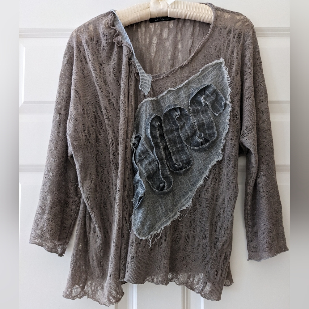 Asli Odyakmaz sheer top  distressed applique lettuce ed…